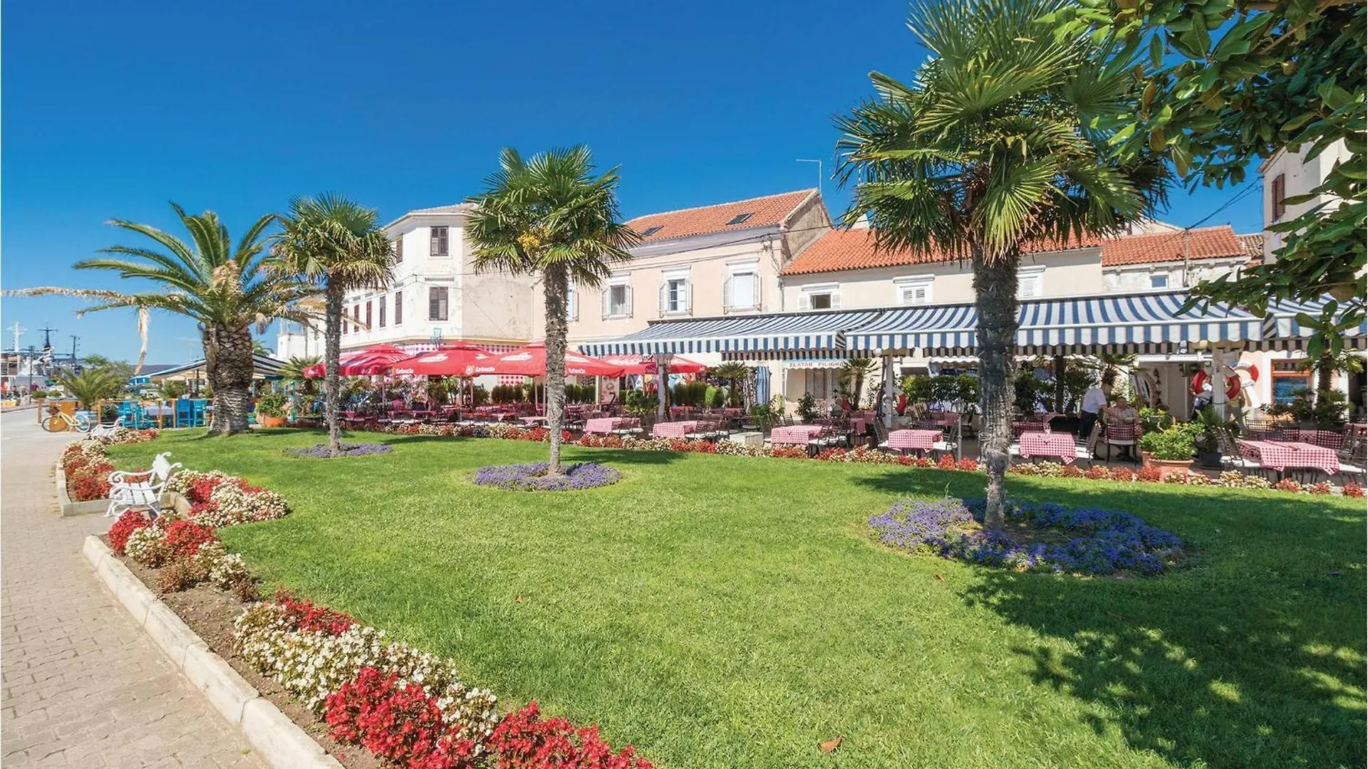 Holiday home Lovely Home In Biograd Na Moru With Kitchen