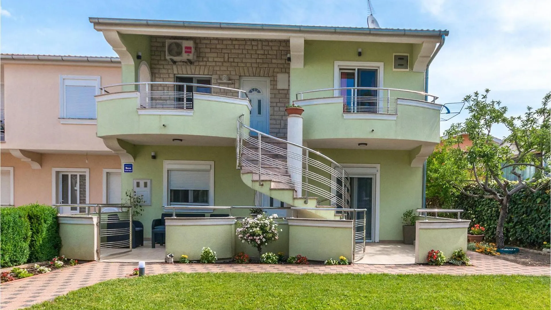 Lovely Home In Biograd Na Moru With Kitchen
