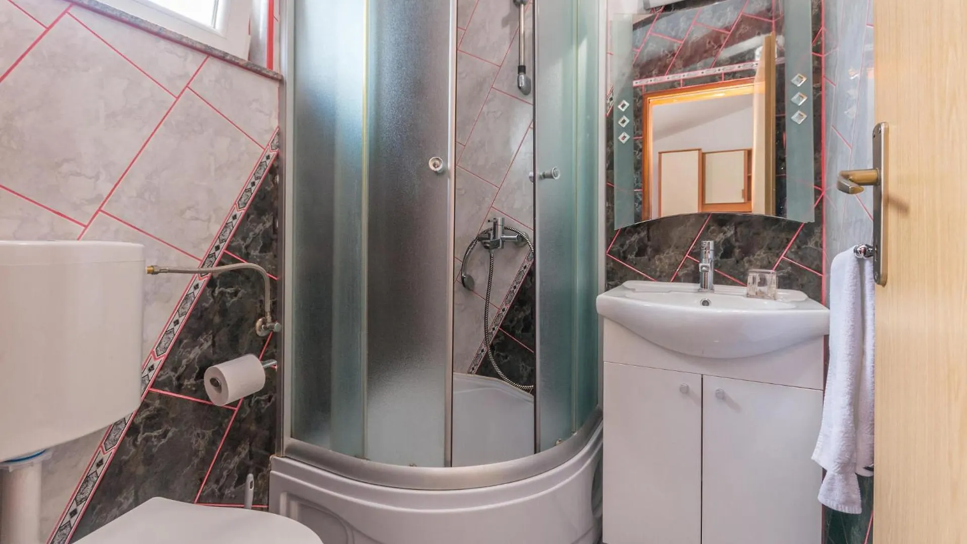 Lovely Home In Biograd Na Moru With Kitchen Holiday home